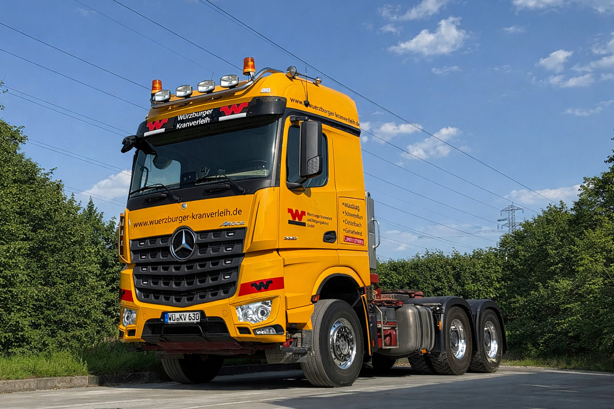 Transport 3-Achs-Schwerlastzugmaschine 3363 Transport / SZM